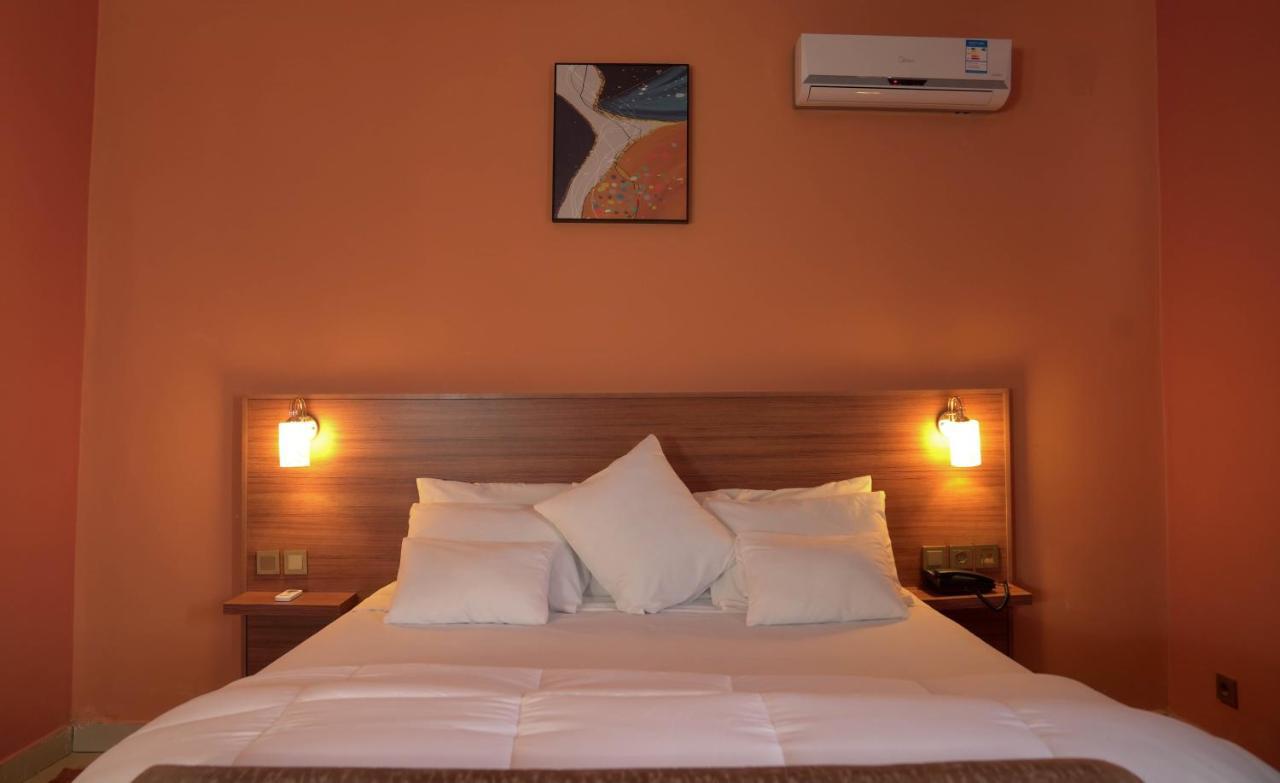 Dialali Hotel Нуакшот Екстер'єр фото